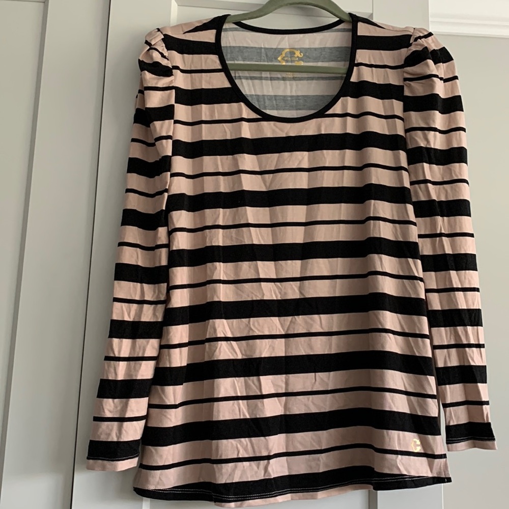 C. Wonder Long Sleeve Scoop Neck Pullover size M